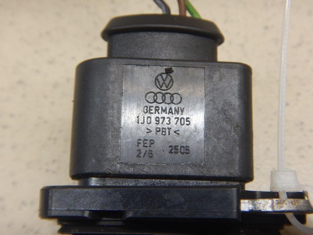 Расходомер воздуха (массметр) для  Audi A3 [8P1] 2003-2013