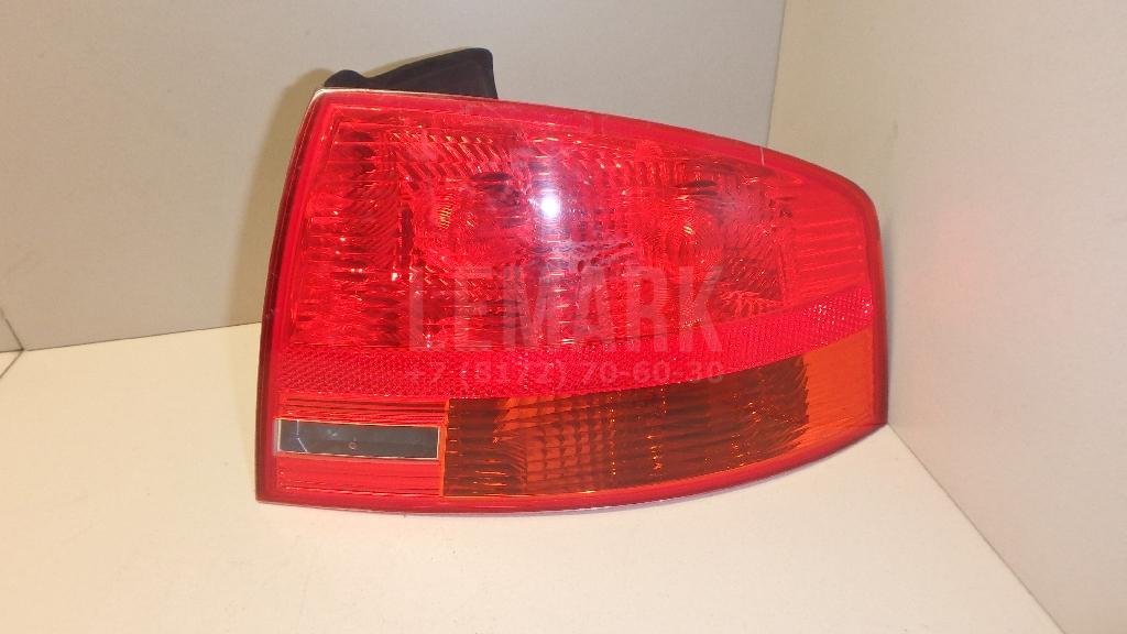 Фонарь задний наружный правый