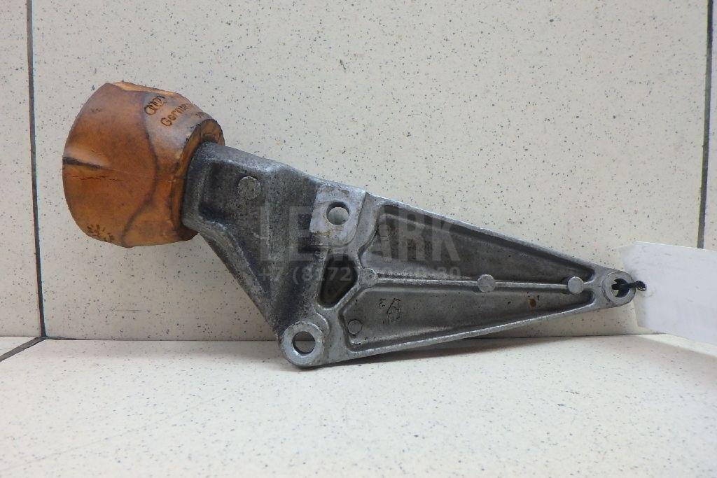 Кронштейн двигателя передний