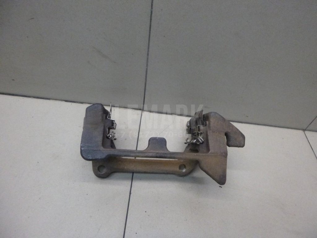 Скоба суппорта заднего правого