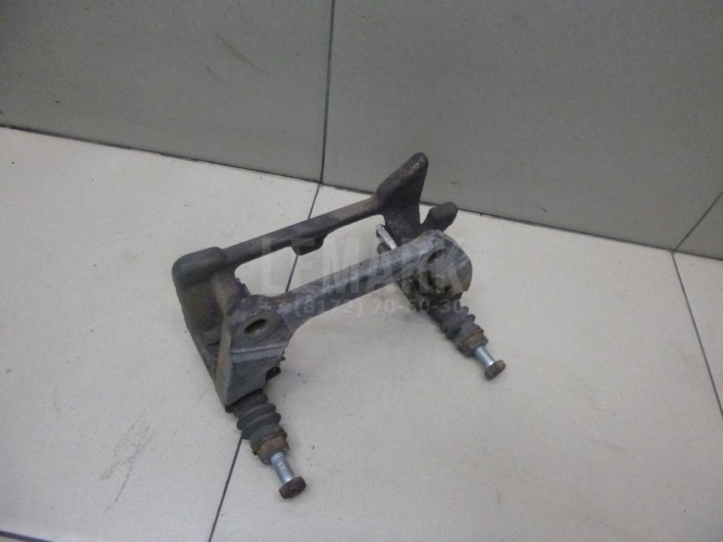 Скоба суппорта заднего правого