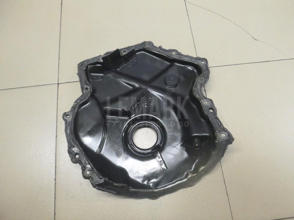 Крышка двигателя передняя