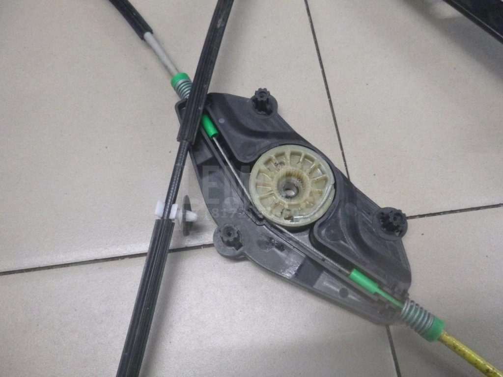 Стеклоподъемник электр. передний правый