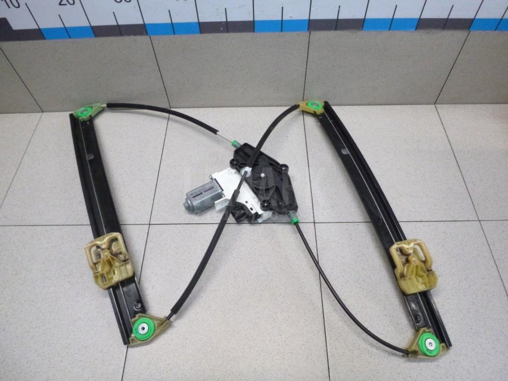 Стеклоподъемник электр. передний правый