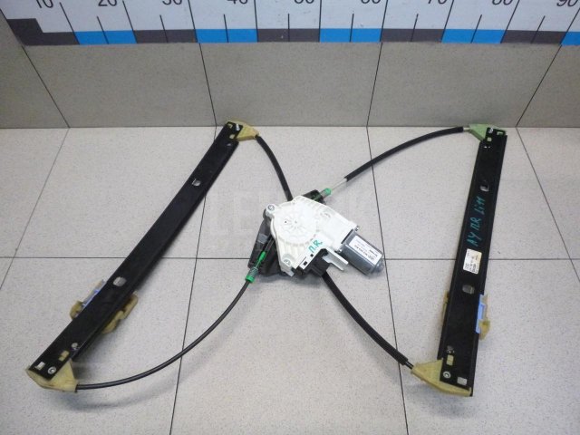 Стеклоподъемник электр. передний правый