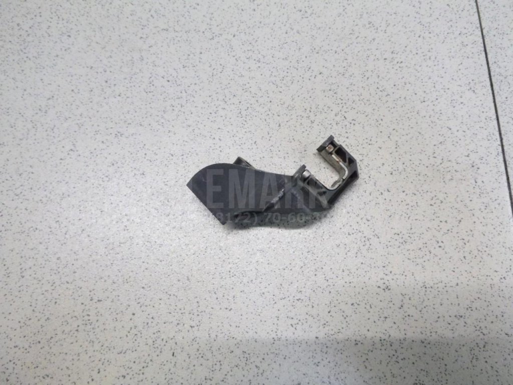 Кронштейн фар правый