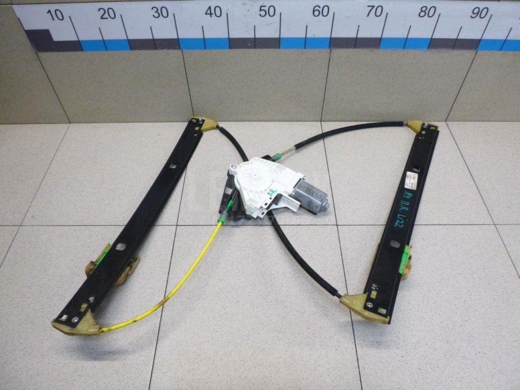 Стеклоподъемник электр. передний правый