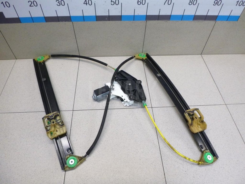 Стеклоподъемник электр. передний правый