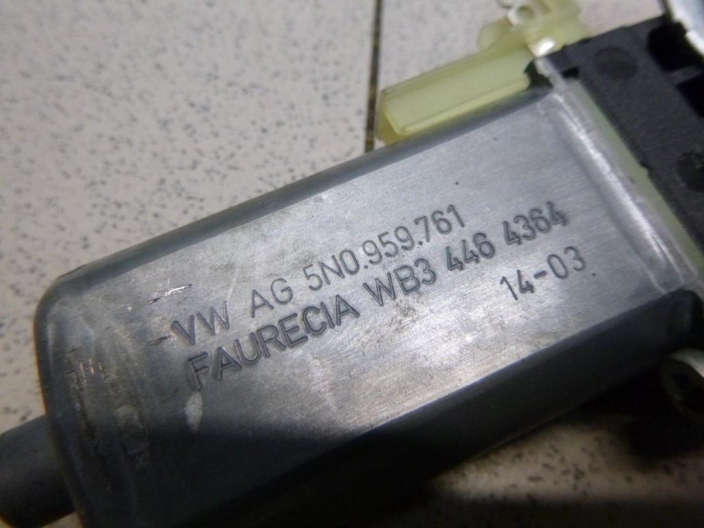 Моторчик регулировки сиденья