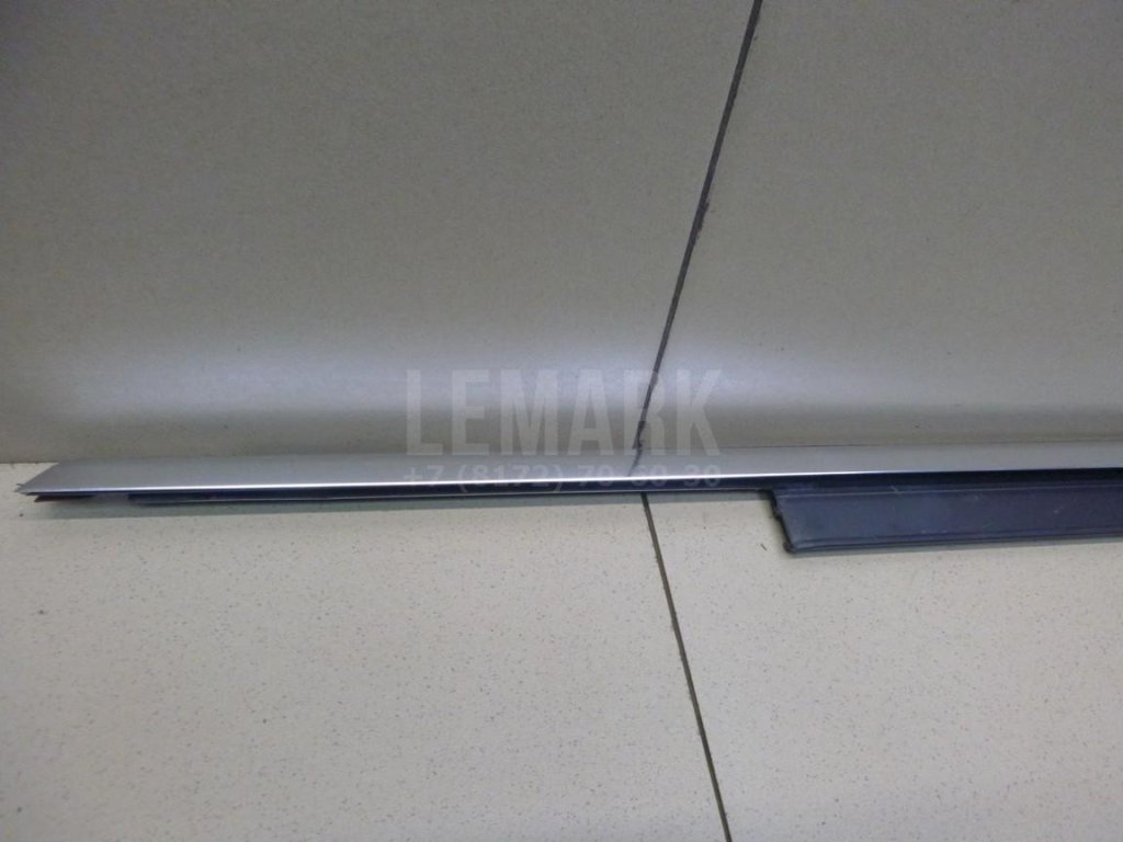 Накладка стекла переднего левого