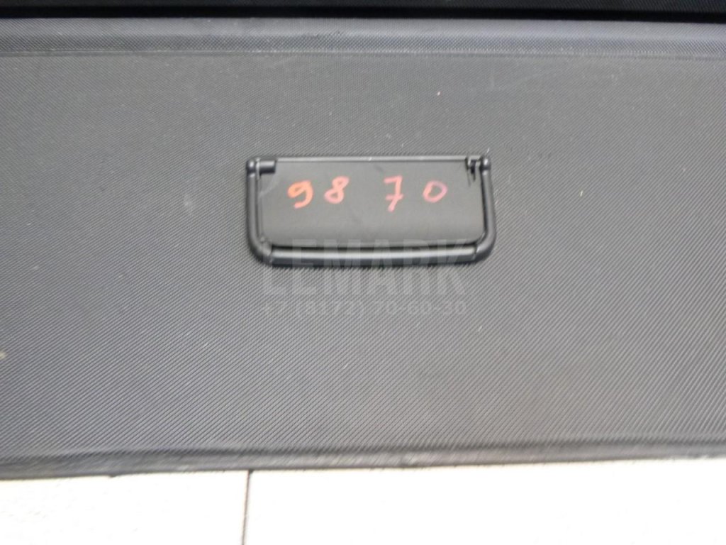 Шторка багажника