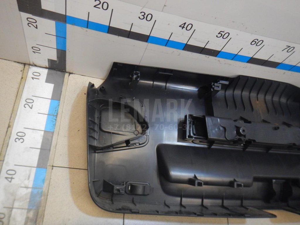 Обшивка двери багажника