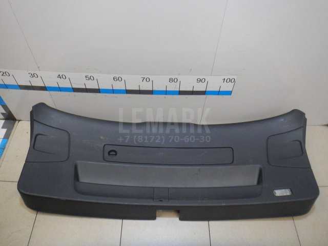 Обшивка двери багажника