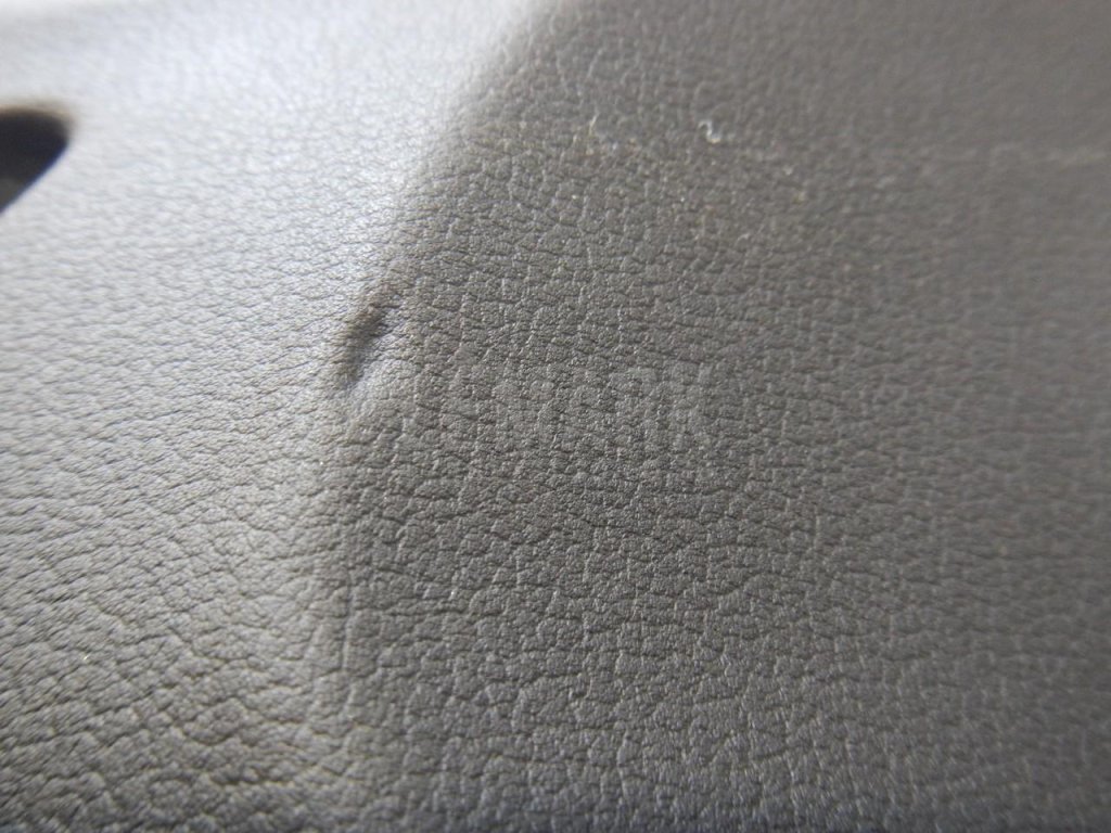 Обшивка двери передней левой