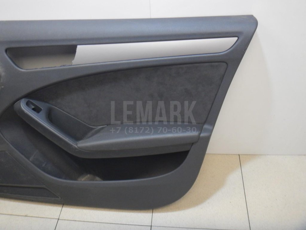Обшивка двери передней правой