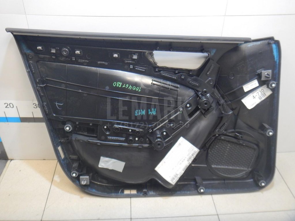 Обшивка двери передней правой