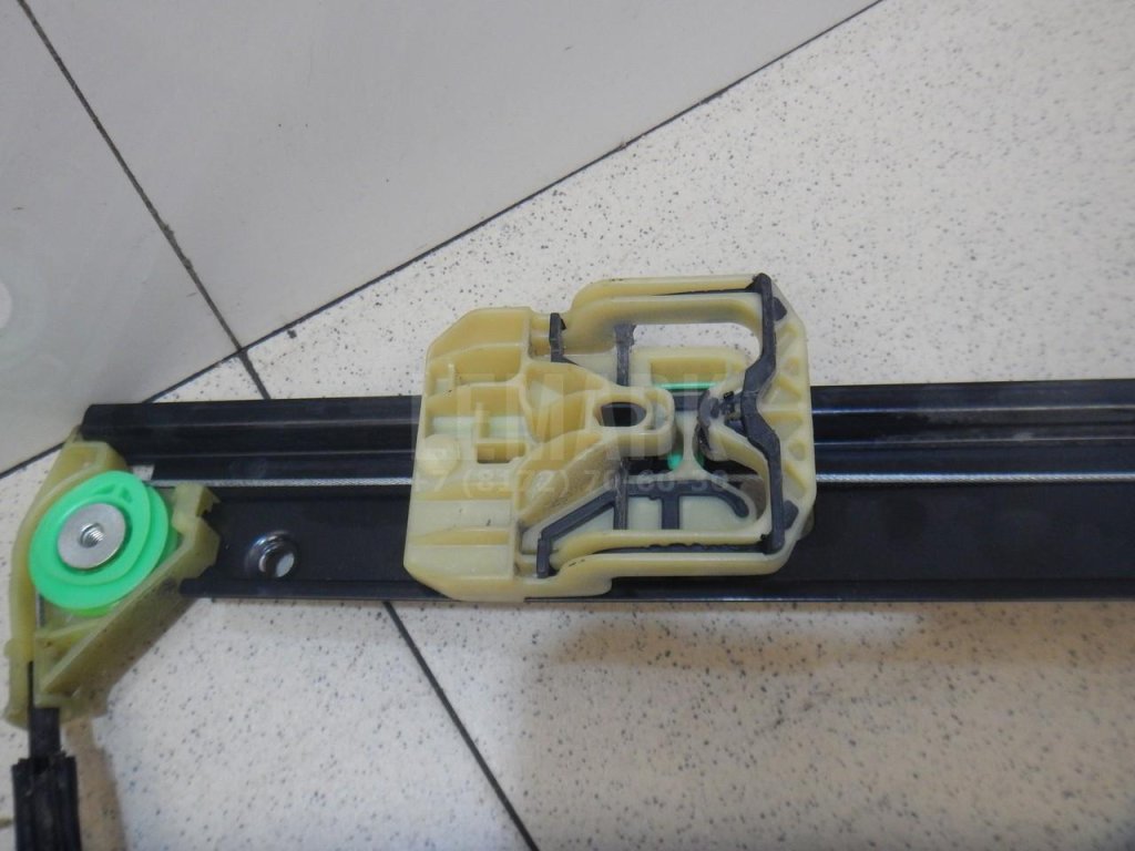 Стеклоподъемник электр. передний правый