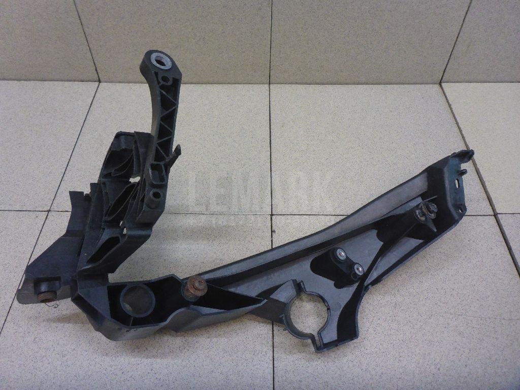 Кронштейн фар правый