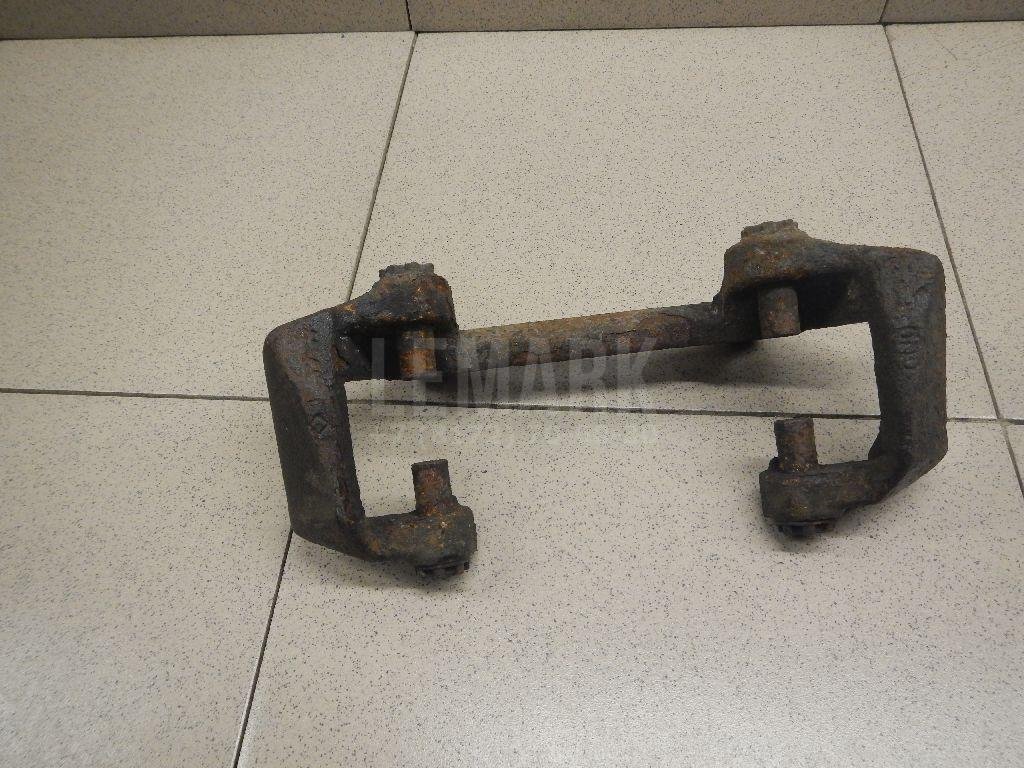 Скоба суппорта переднего для  Audi A3 [8PA] Sportback 2004-2013