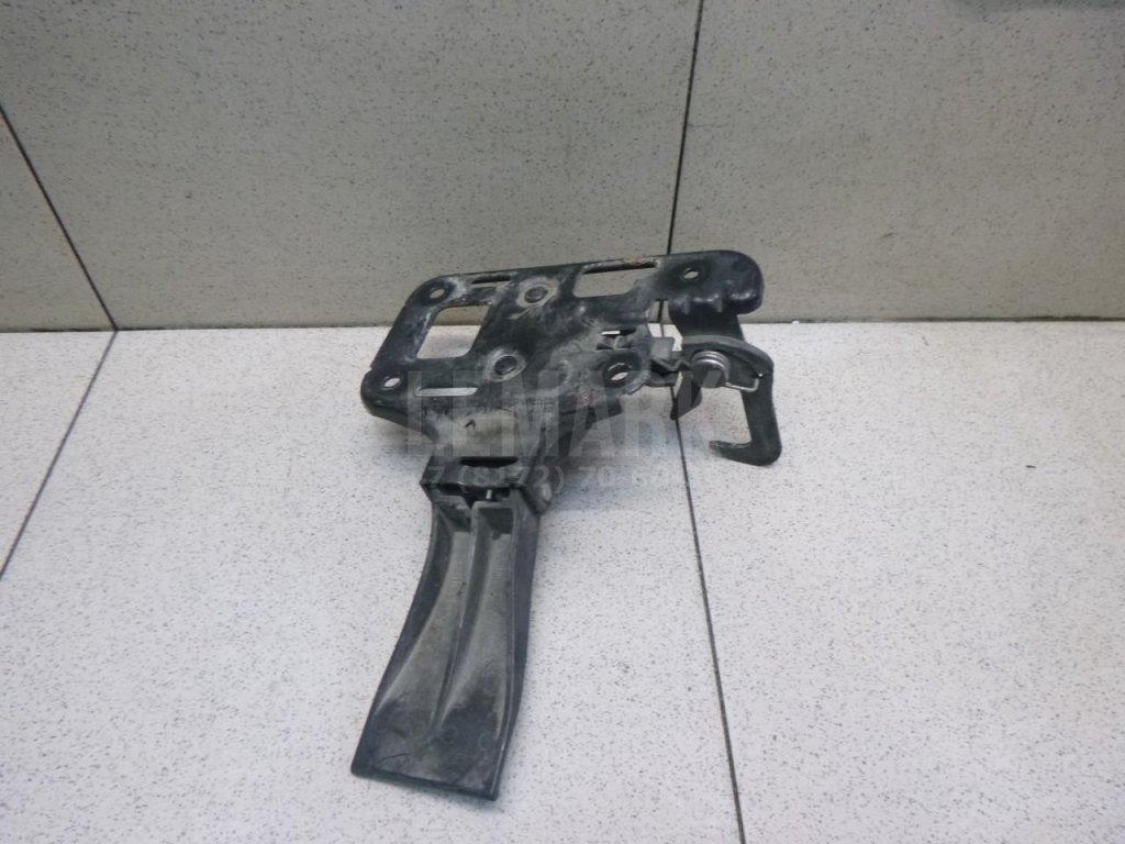 Крючок капота