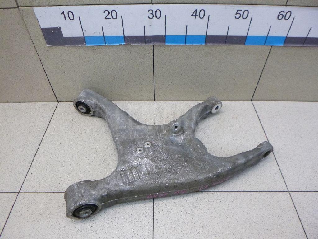 Рычаг задний нижний правый
