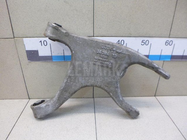 Рычаг задний нижний правый