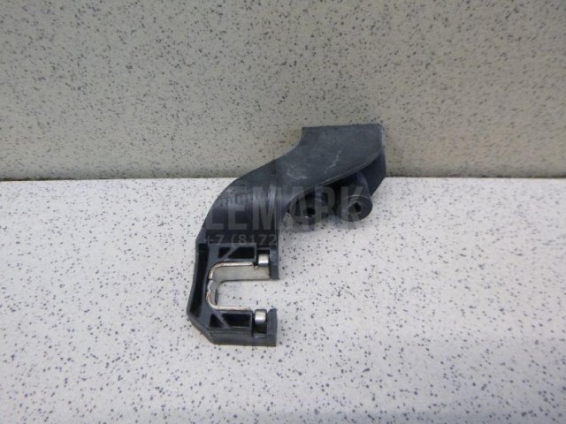 Кронштейн фар правый