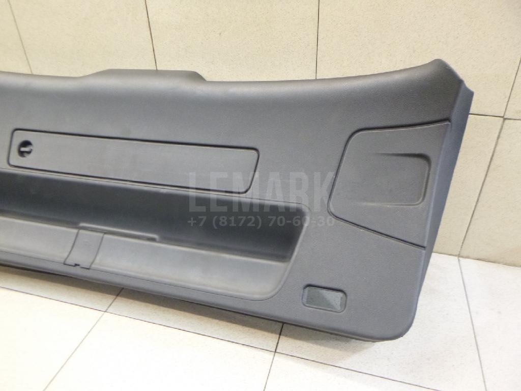 Обшивка двери багажника