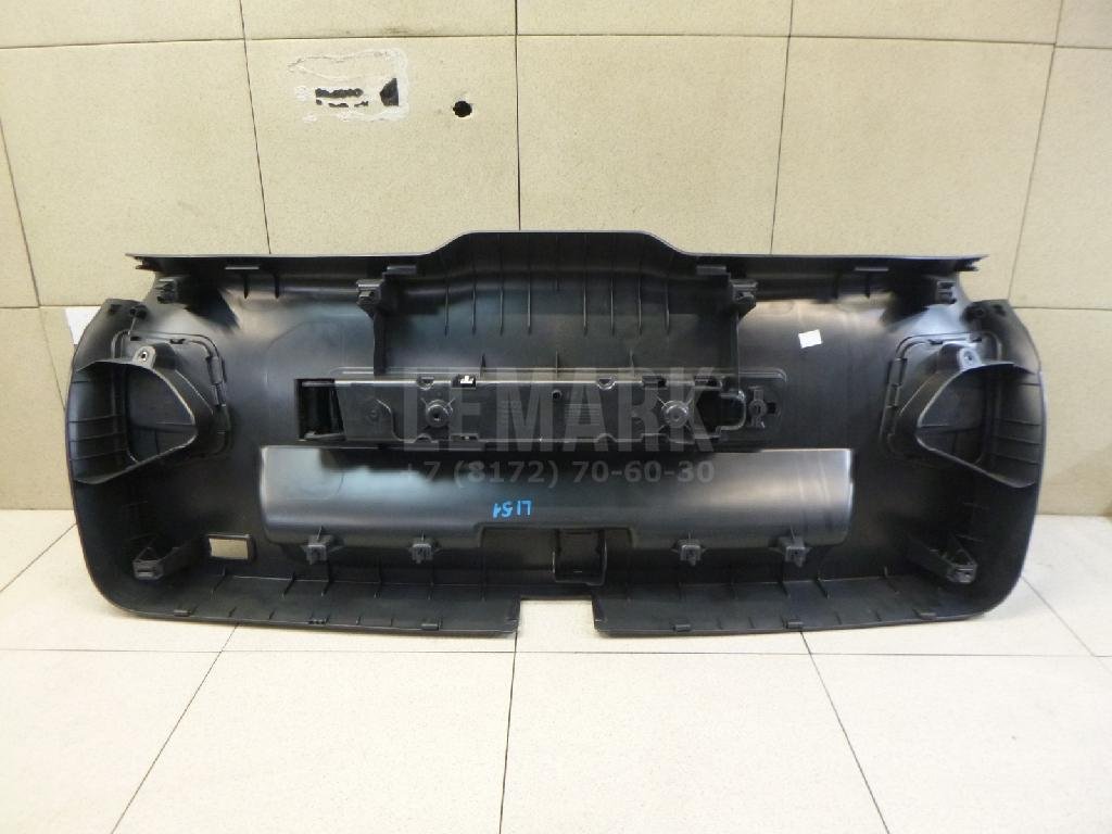 Обшивка двери багажника