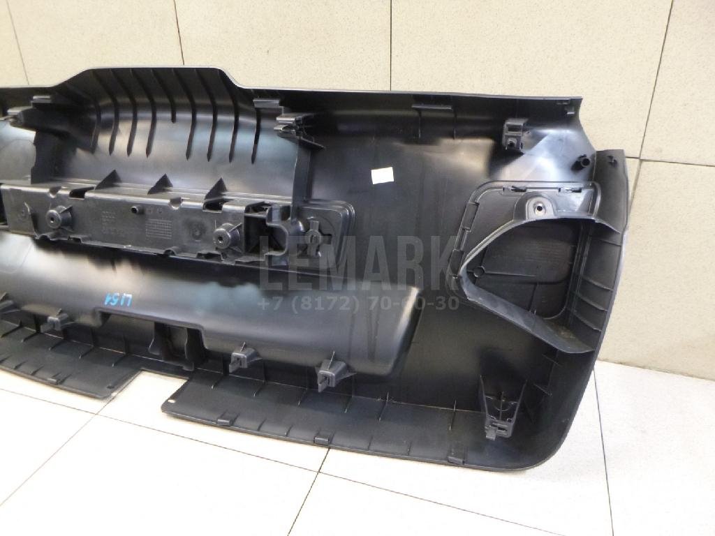 Обшивка двери багажника