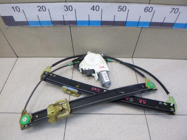 Стеклоподъемник электр. передний правый