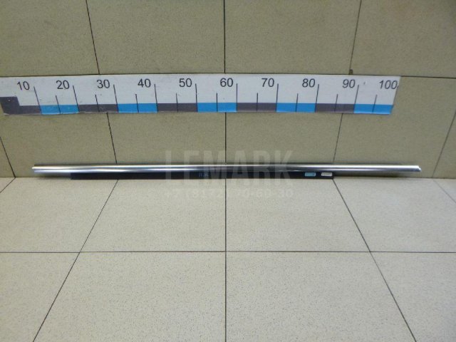 Накладка стекла переднего правого