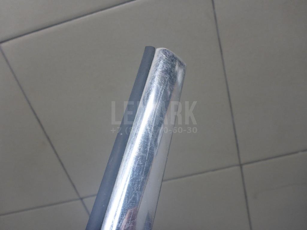 Накладка стекла переднего левого