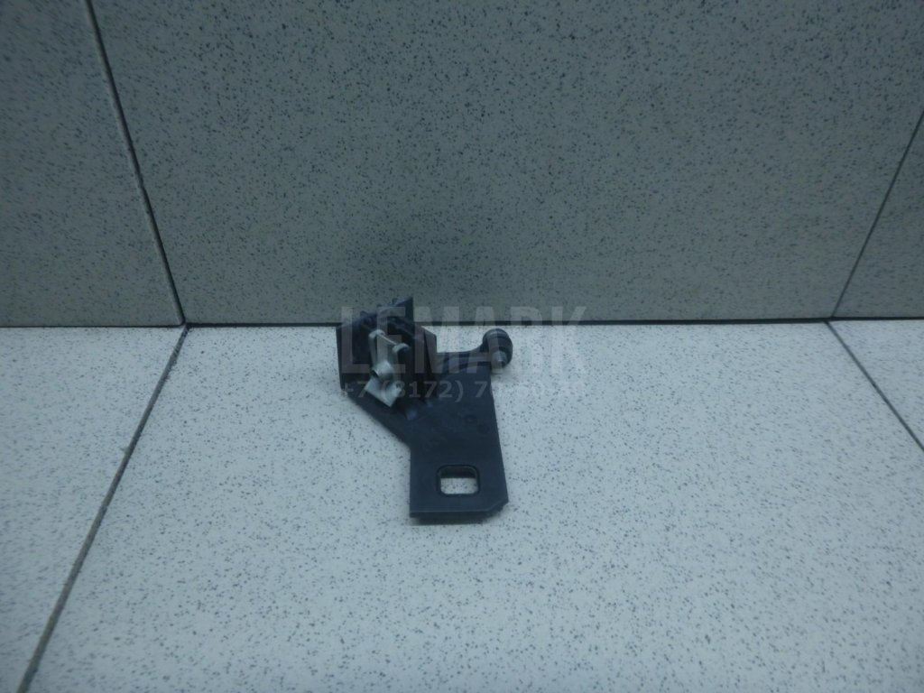 Кронштейн фар правый