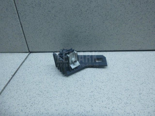 Кронштейн фар правый