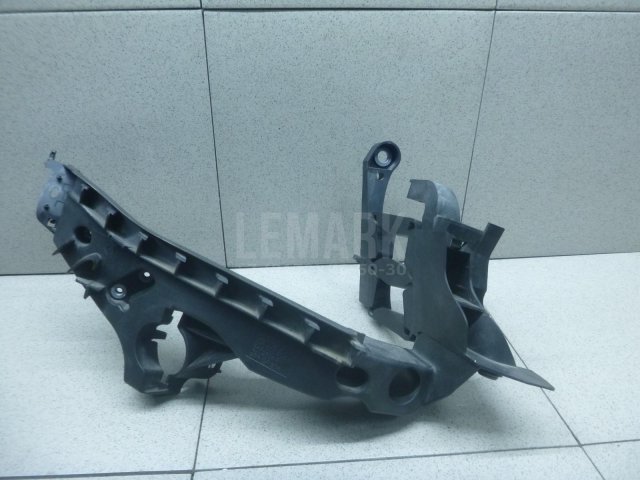 Кронштейн фар правый