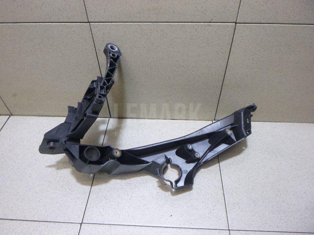 Кронштейн фар правый для  Audi A3 [8PA] Sportback 2004-2013