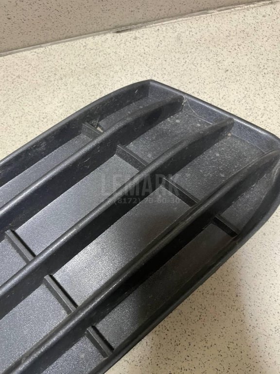 Решетка в бампер правая для  Audi A1 (8X) 2010-2018