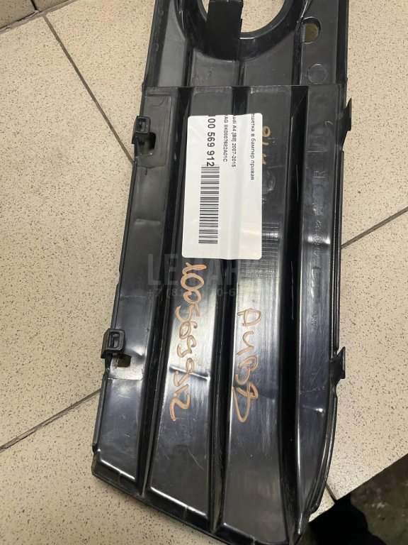 Решетка в бампер правая для  Audi A1 (8X) 2010-2018