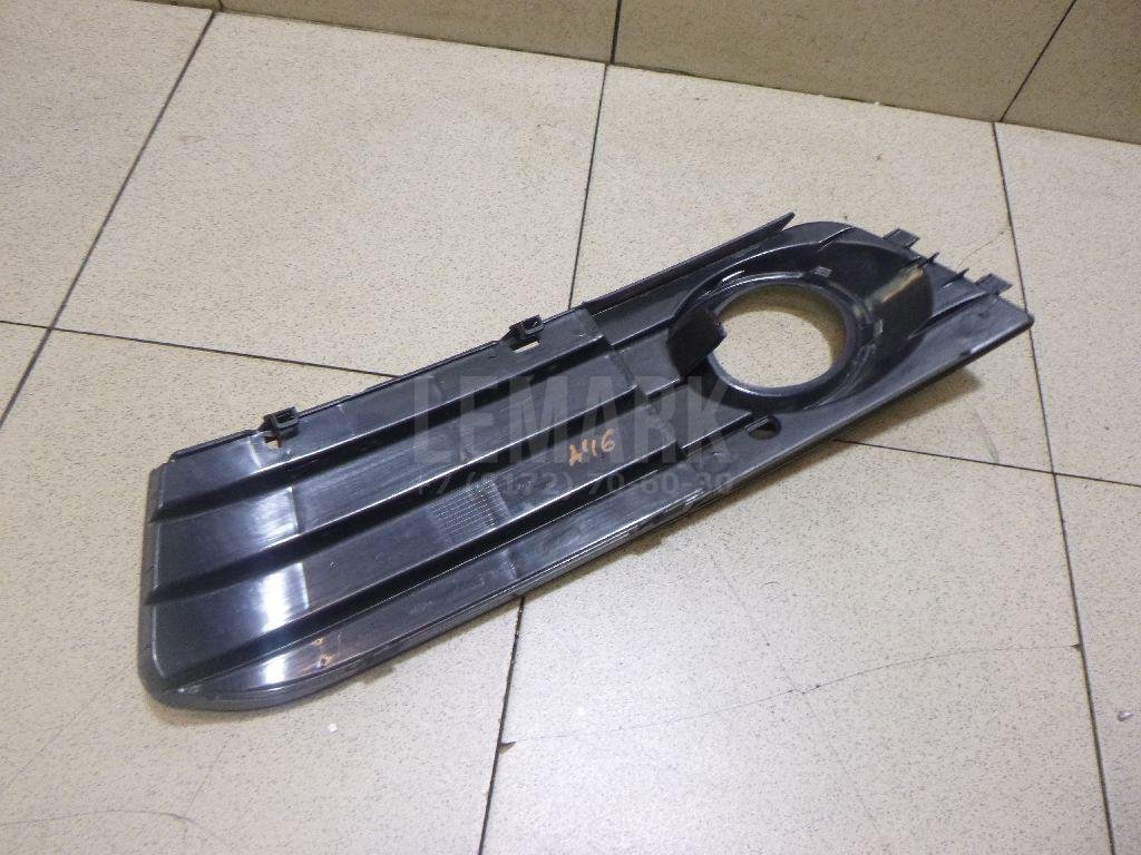 Решетка в бампер правая для  Audi A1 (8X) 2010-2018