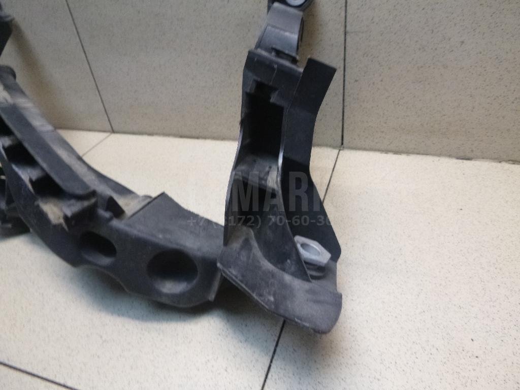 Кронштейн фар правый