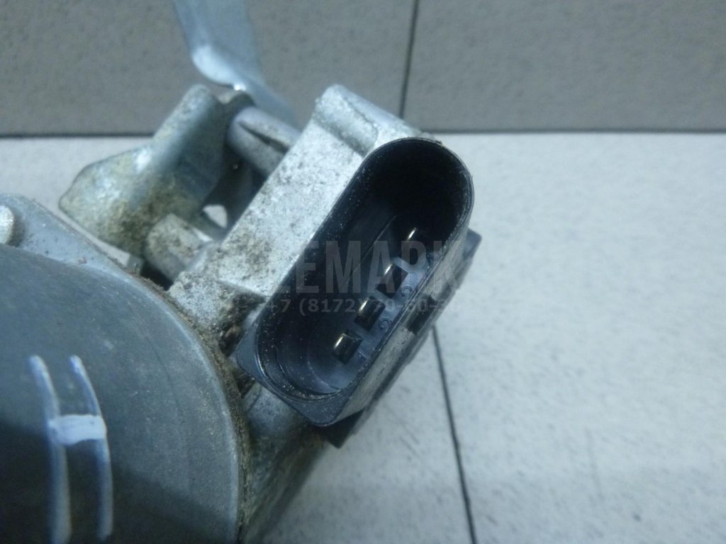 Моторчик стеклоочистителя передний