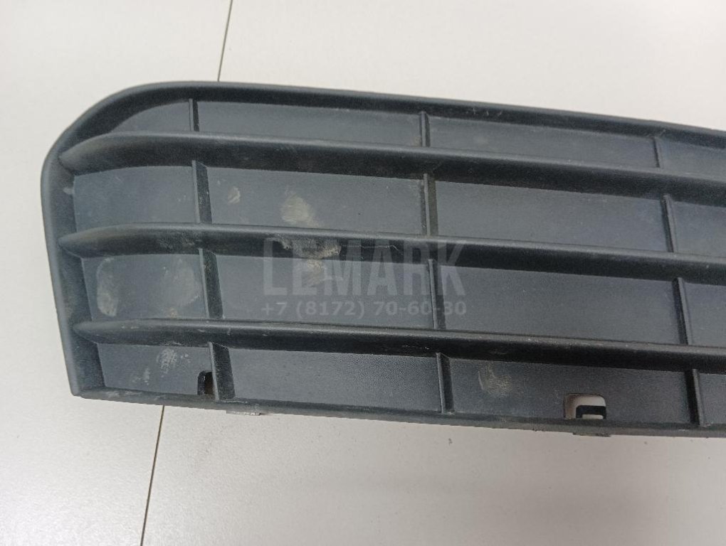 Решетка в бампер правая