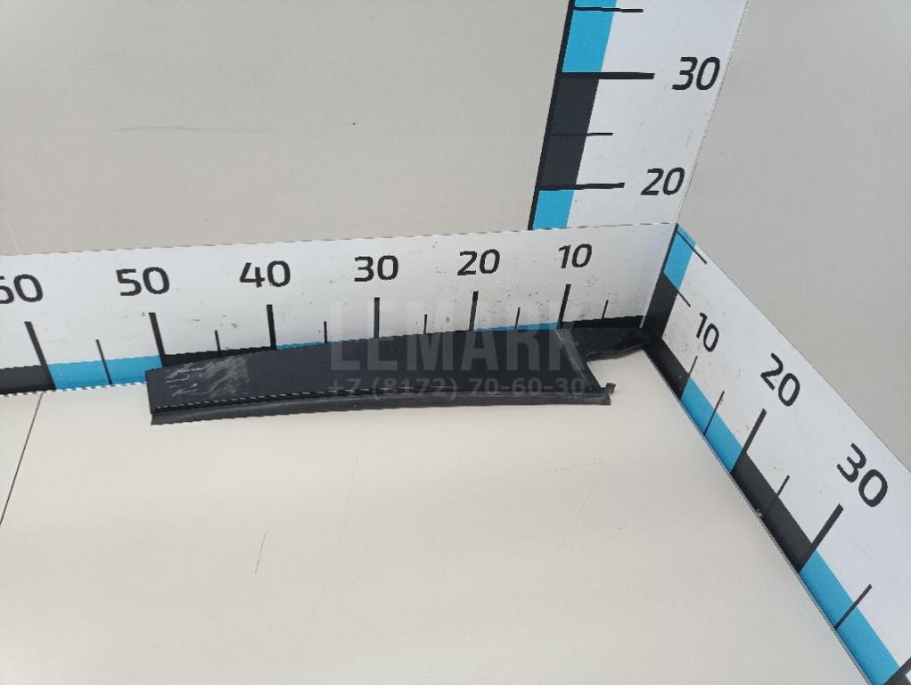 Накладка двери задней левой