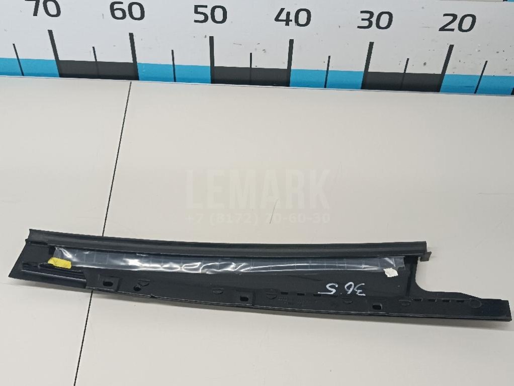 Накладка двери задней левой