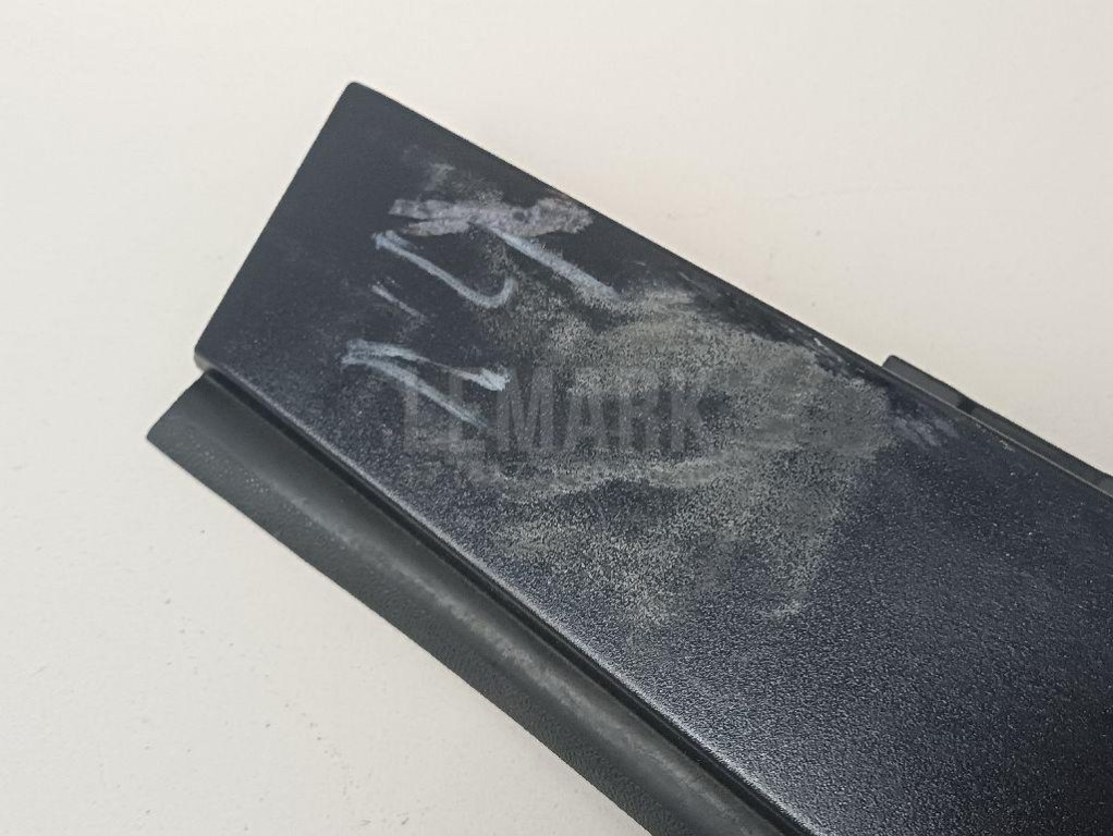 Накладка двери задней левой