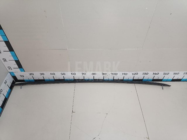 Рейлинг правый (планка на крышу)