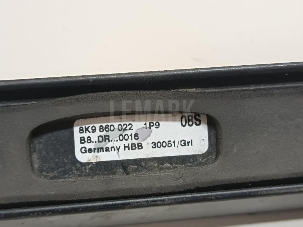 Рейлинг правый (планка на крышу)