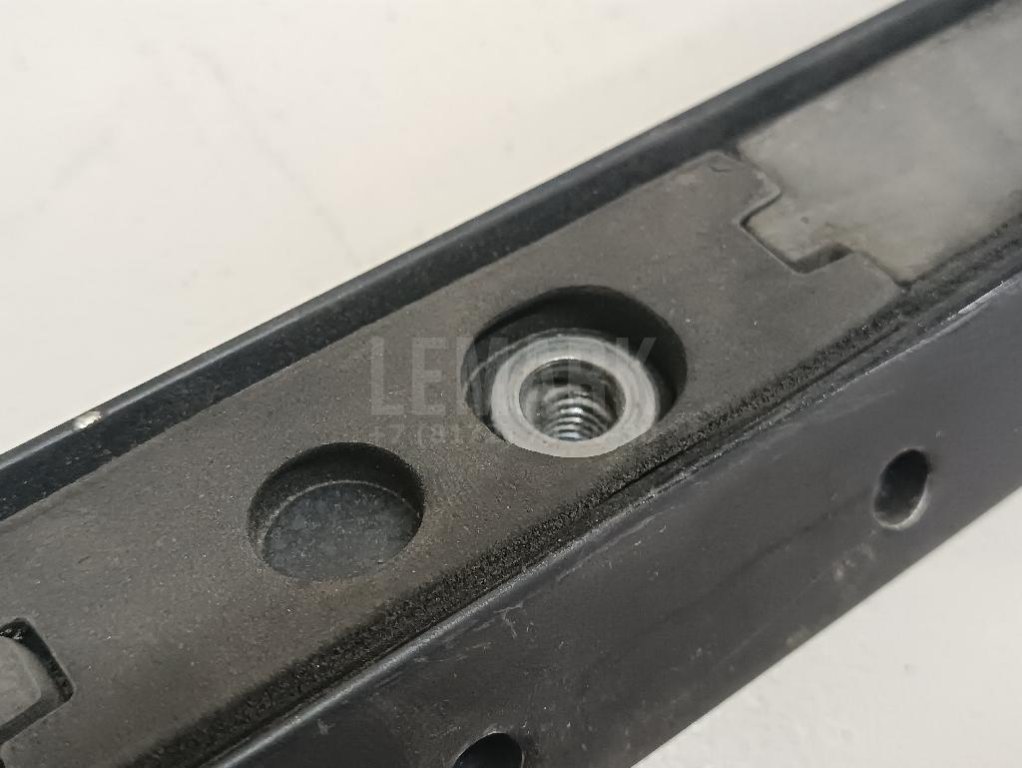 Рейлинг левый (планка на крышу)