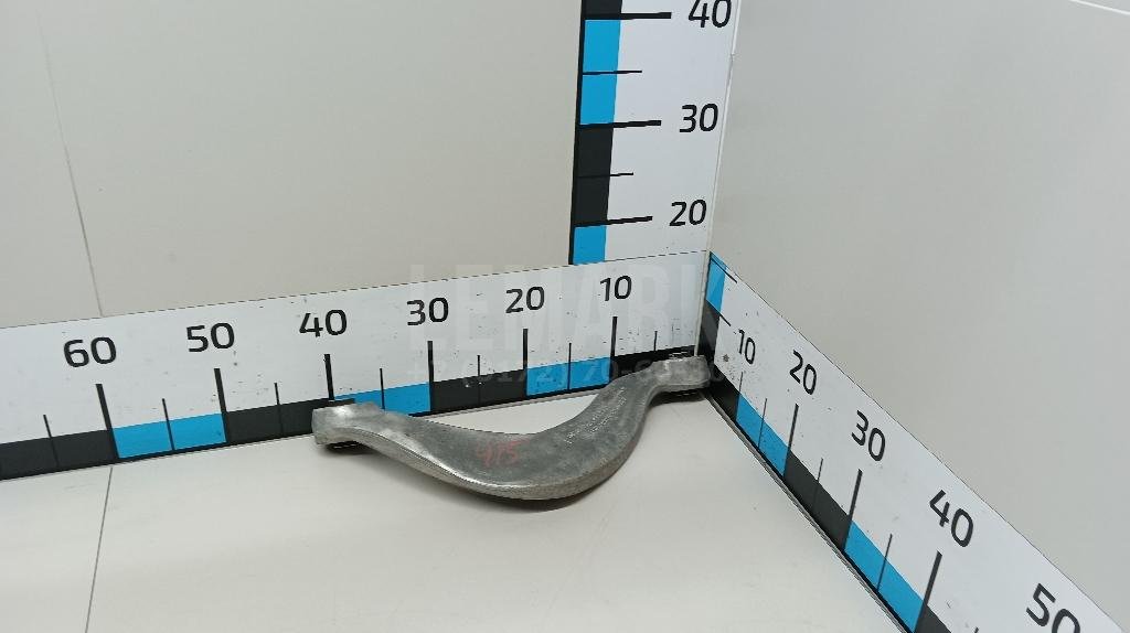 Рычаг задний верхний левый